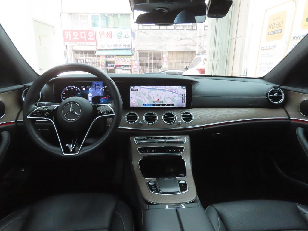 Mercedes Benz E class - Vista 7