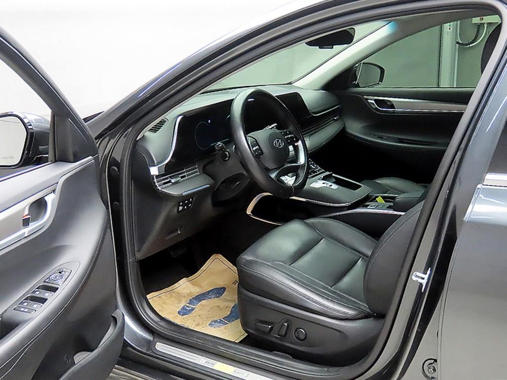 HYUNDAI Grandeur - Vista 5