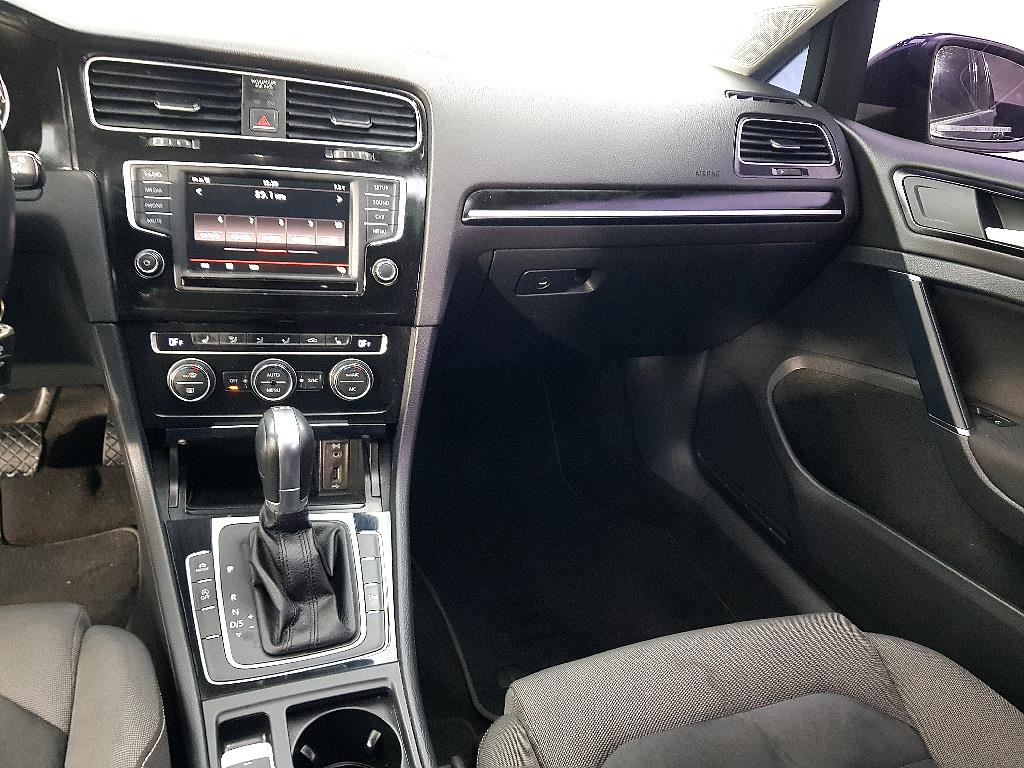 Volkswagen Golf - Vista 10