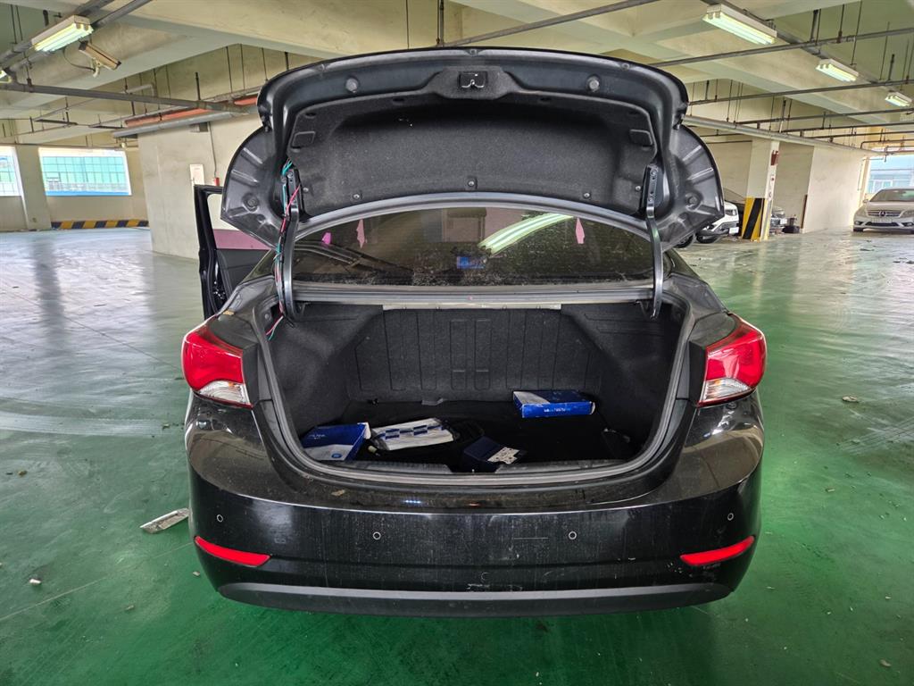 HYUNDAI Avante 2015 Negro - Importación desde Corea - HF Imports Iquique - Foto 19