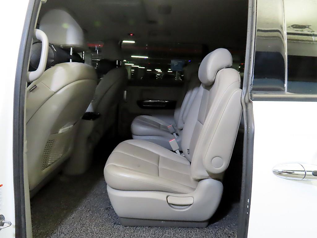 KIA Carnival - Vista 7