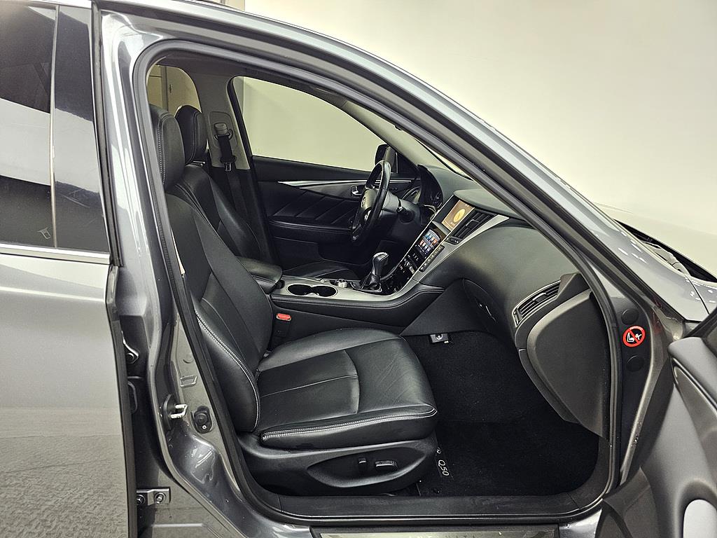 Infiniti Q - Vista 11