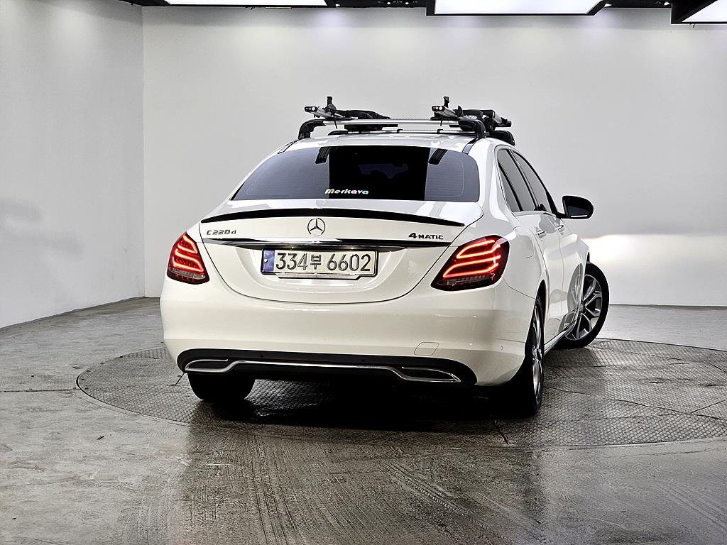 Mercedes Benz C Class - Vista 3