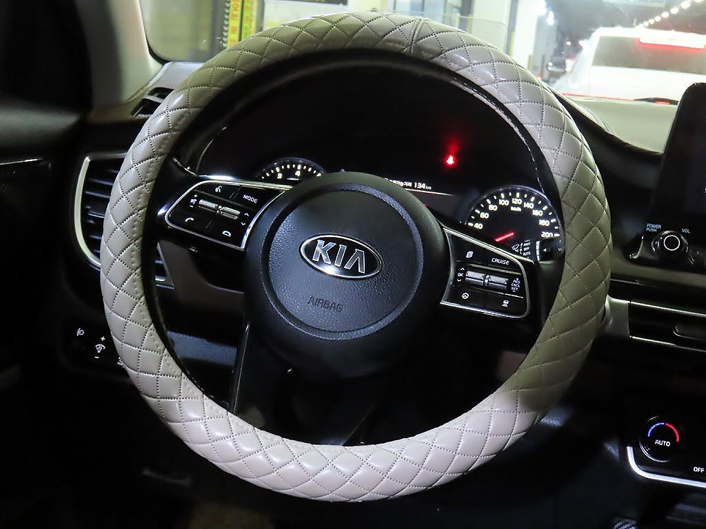 KIA Seltos - Vista 8