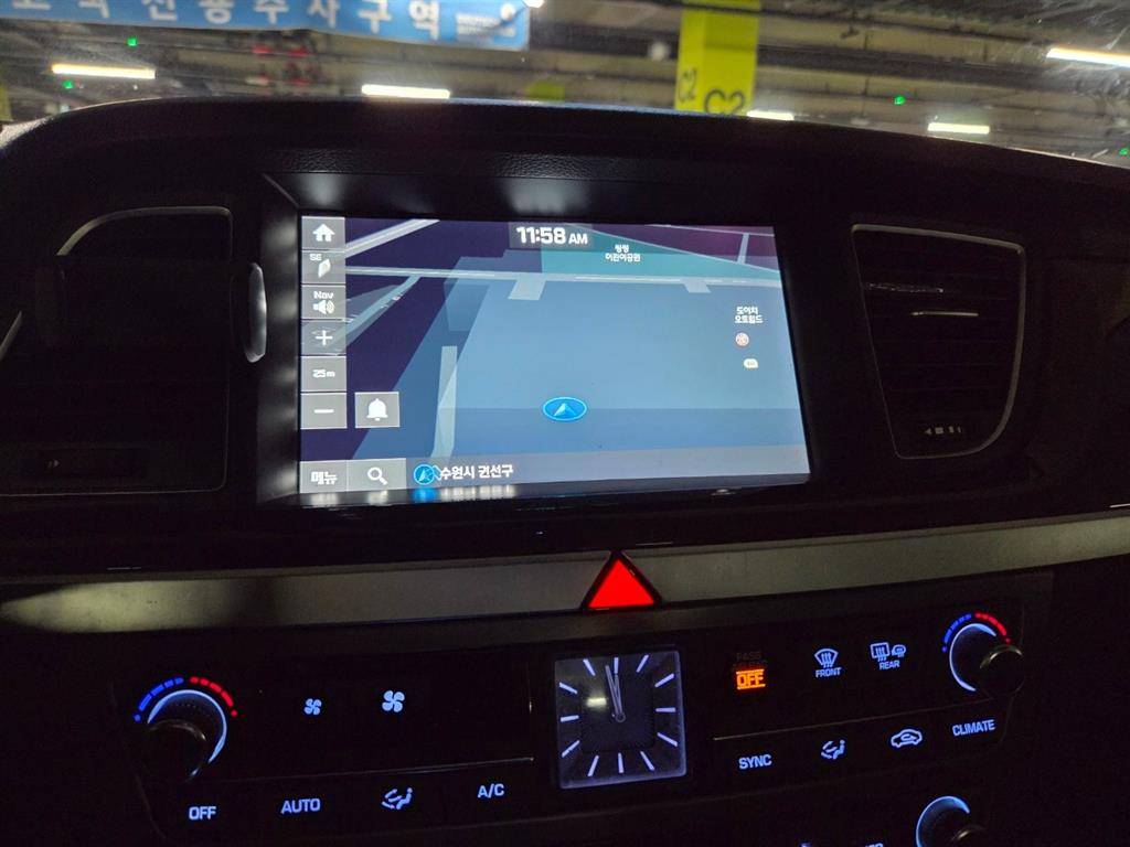 HYUNDAI Genesis - Vista 9