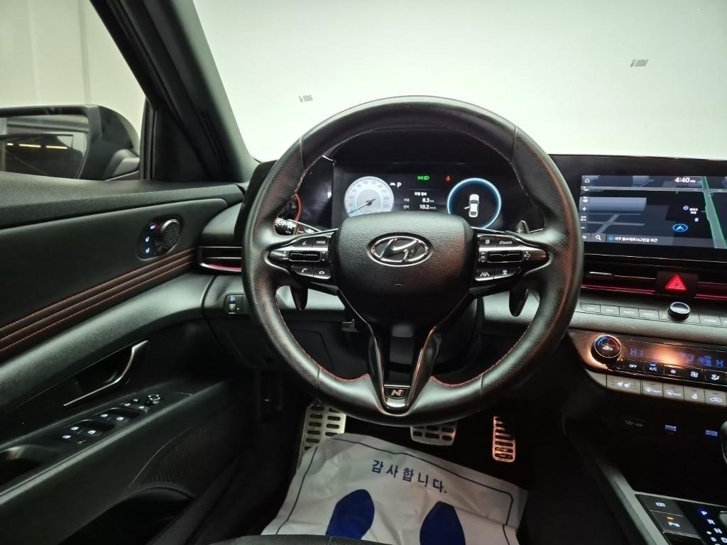 HYUNDAI Avante - Vista 9