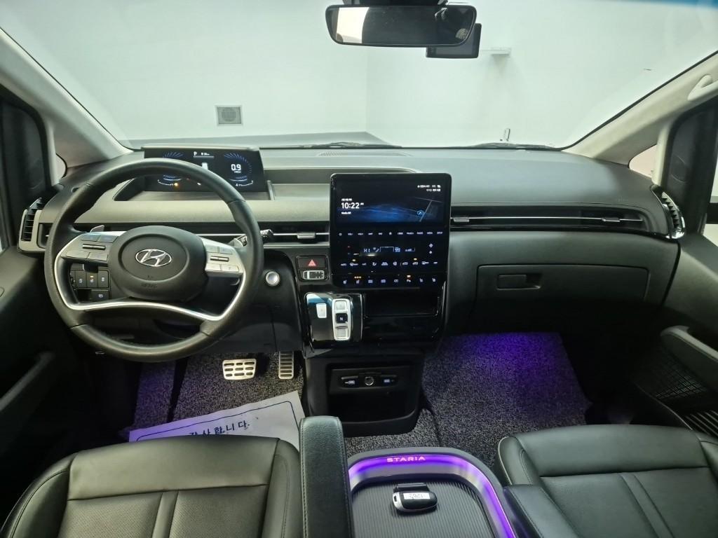 HYUNDAI Staria - Vista 7