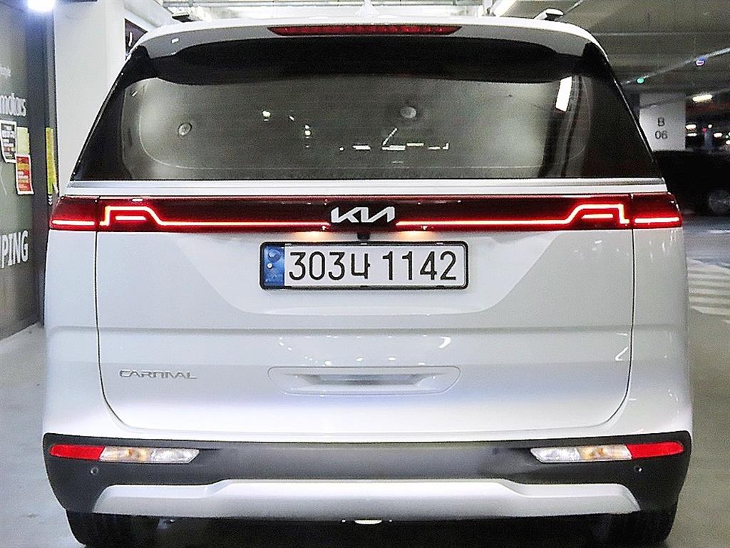 KIA Carnival - Vista 5