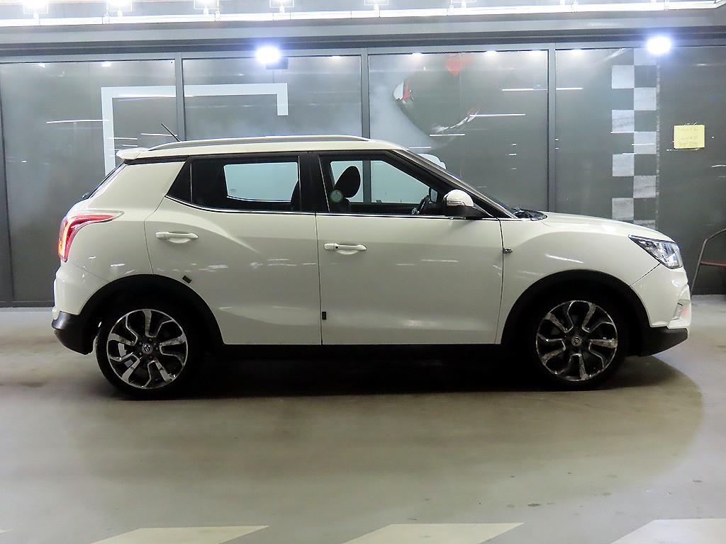 Ssangyong Tivoli - Vista 3