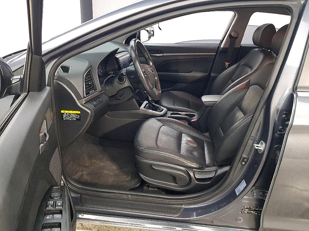 HYUNDAI Avante - Vista 8