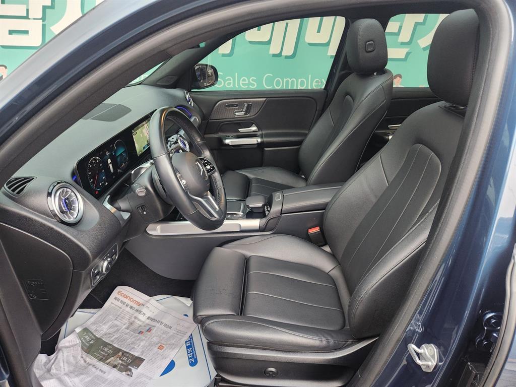 Mercedes Benz GLB Class - Vista 11