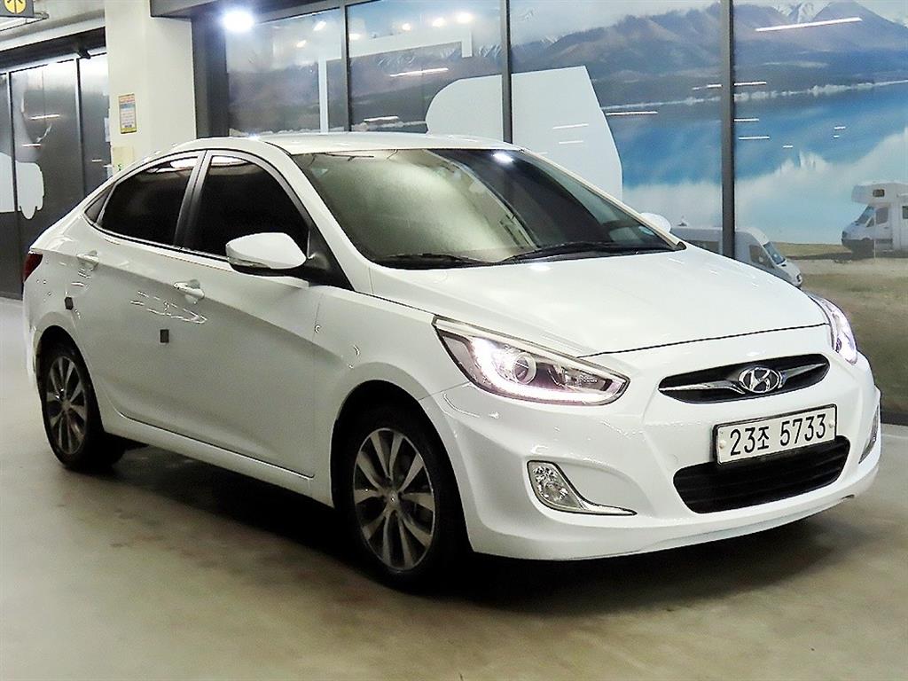 HYUNDAI Accent 2015 Blanco - Importación desde Corea - HF Imports Iquique - Foto 1