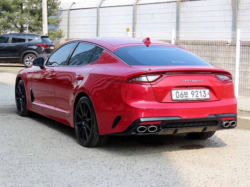 KIA Stinger - Vista 3
