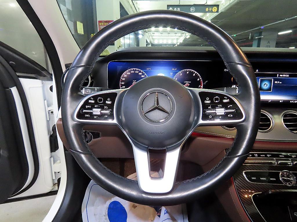 Mercedes Benz E class - Vista 8