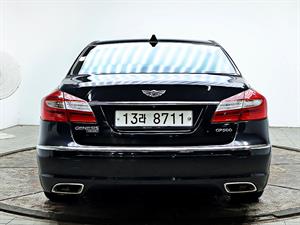 HYUNDAI Genesis - Vista 6