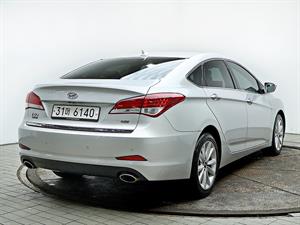 HYUNDAI i40 - Vista 8
