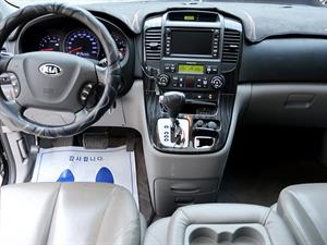 KIA Carnival - Vista 10