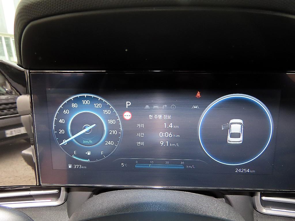 HYUNDAI Avante - Vista 9