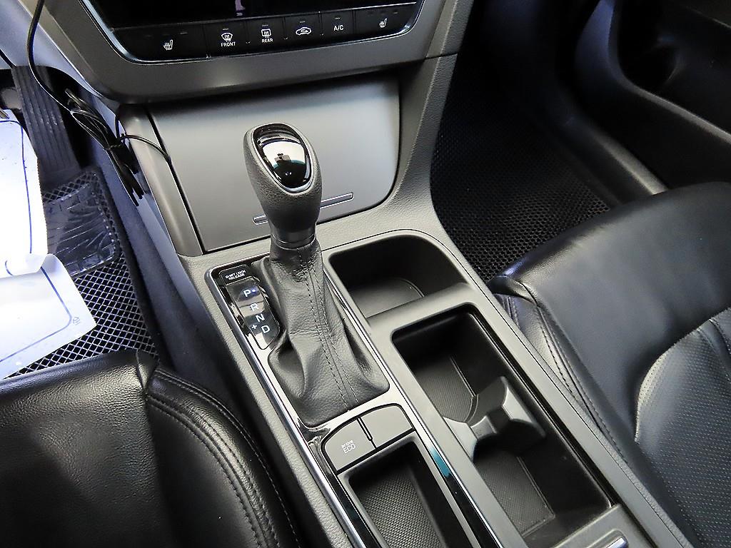 HYUNDAI Sonata - Vista 10