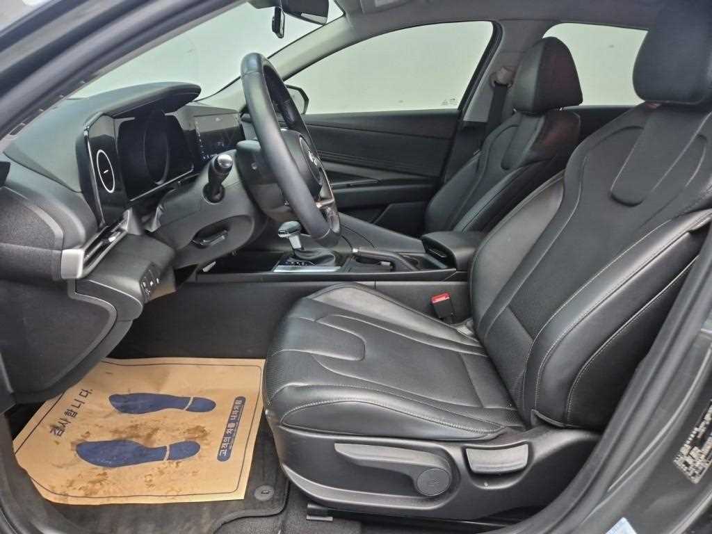 HYUNDAI Avante - Vista 11