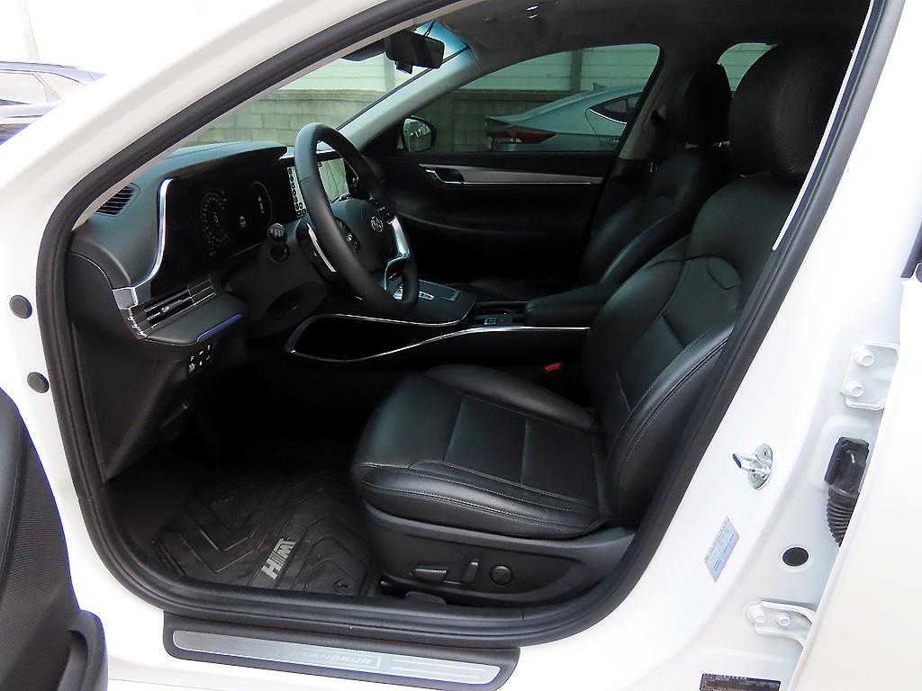 HYUNDAI Grandeur - Vista 5