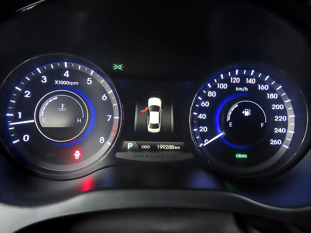 HYUNDAI Grandeur - Vista 8