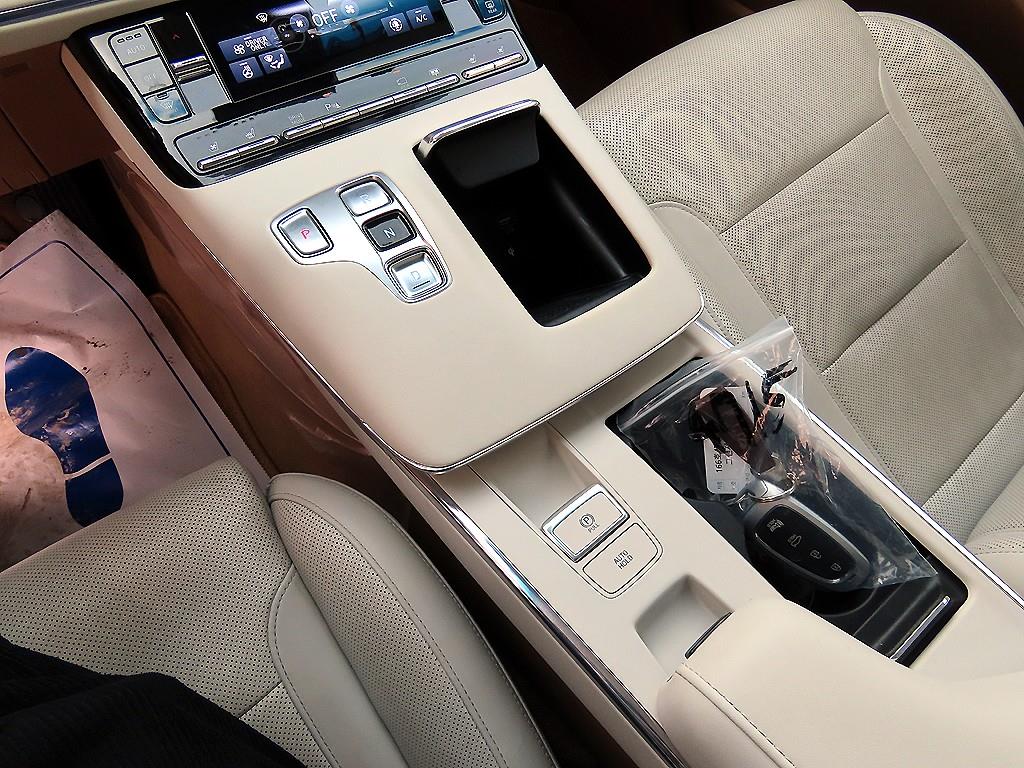 HYUNDAI Grandeur - Vista 10