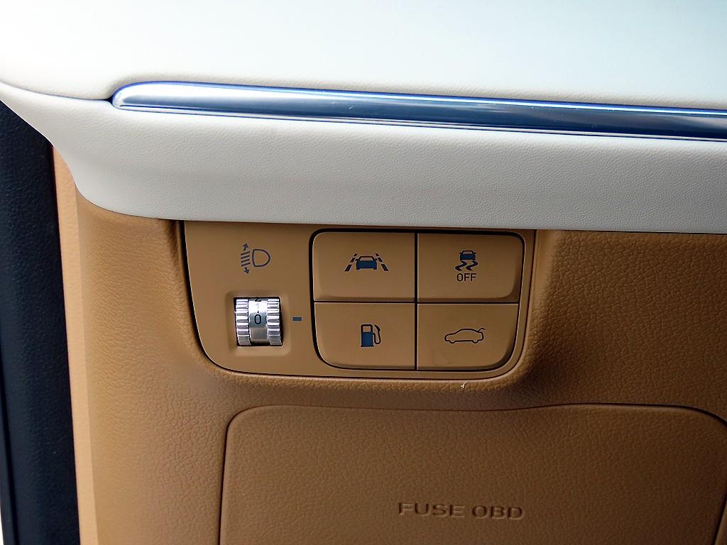 HYUNDAI Grandeur - Vista 12