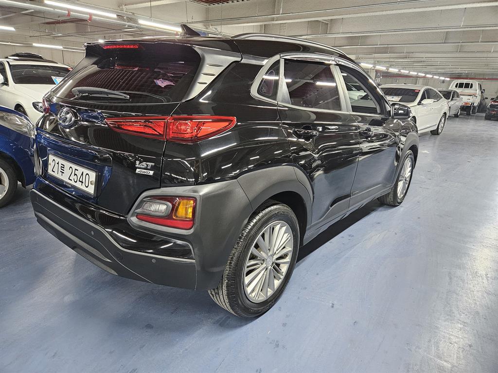 HYUNDAI Kona - Vista 4