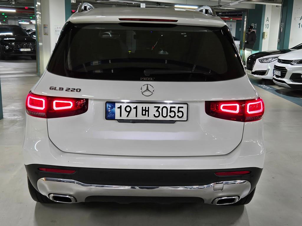 Mercedes Benz GLB Class - Vista 4