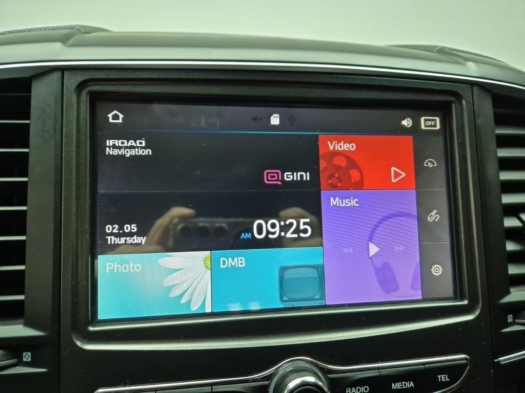 SAMSUNG QM6 - Vista 11