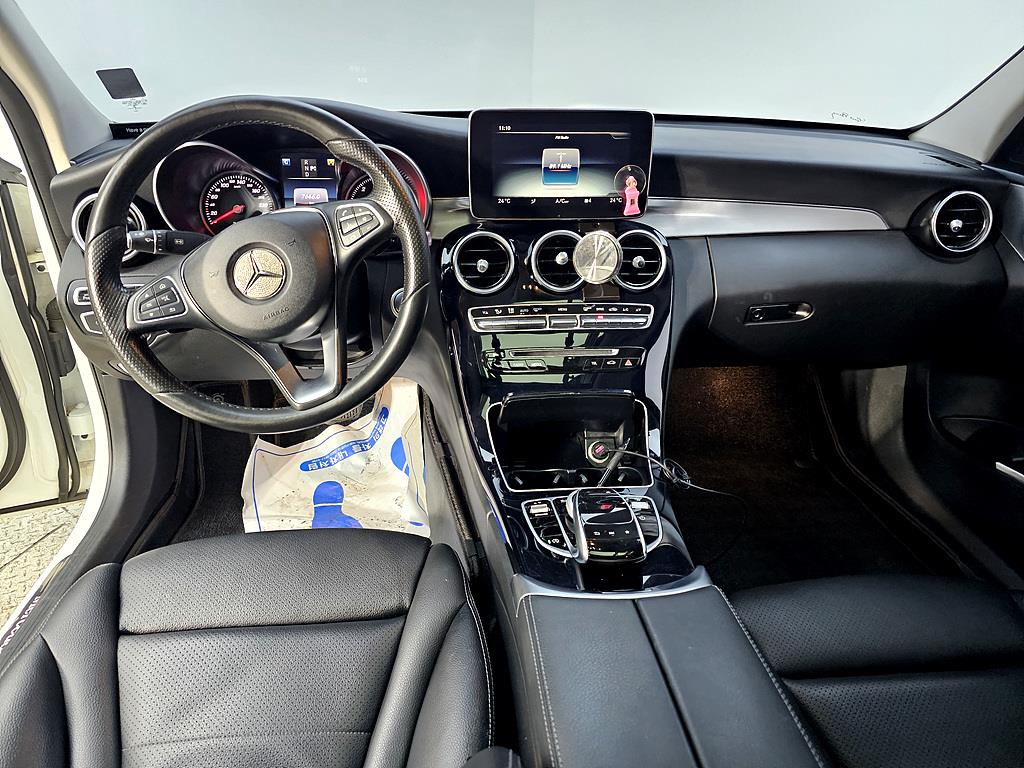 Mercedes Benz C Class - Vista 5