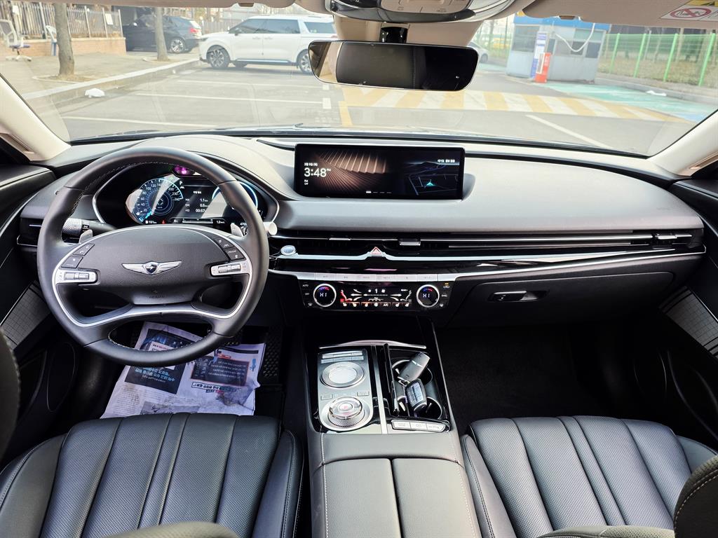 Genesis G80 - Vista 12