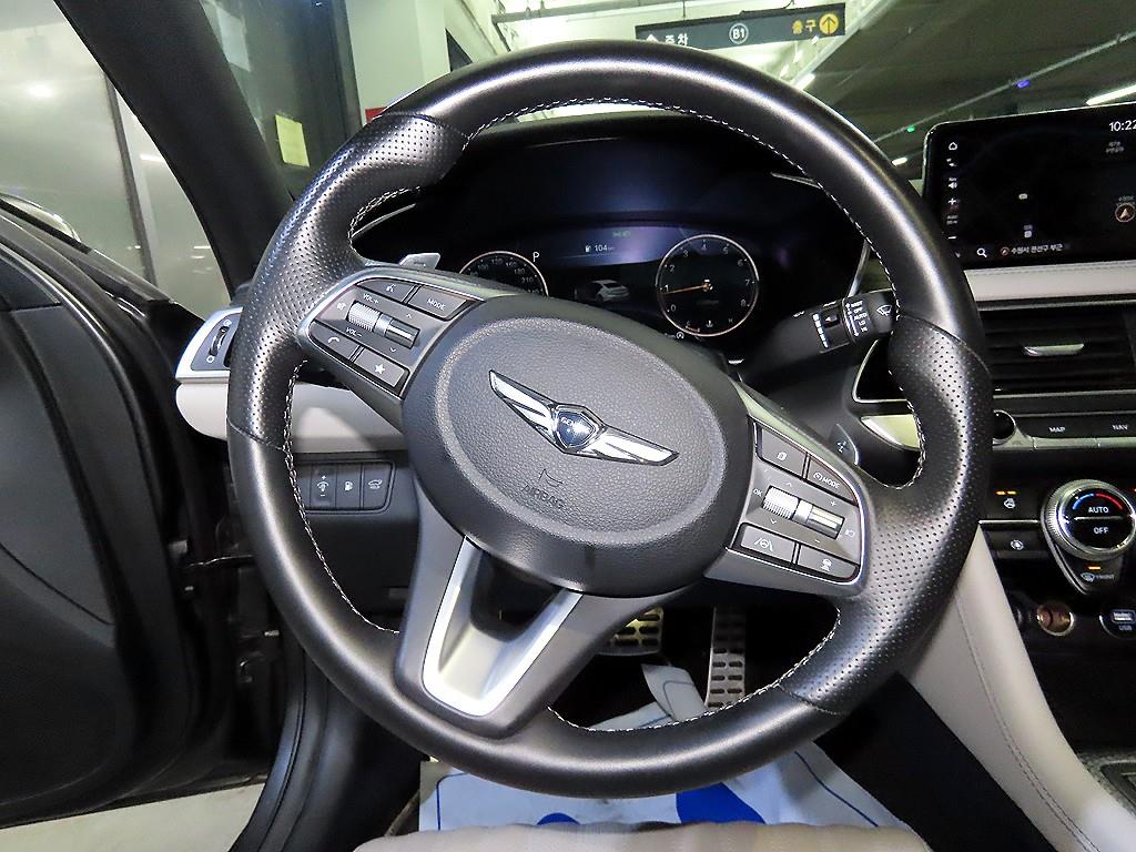 Genesis G70 - Vista 8