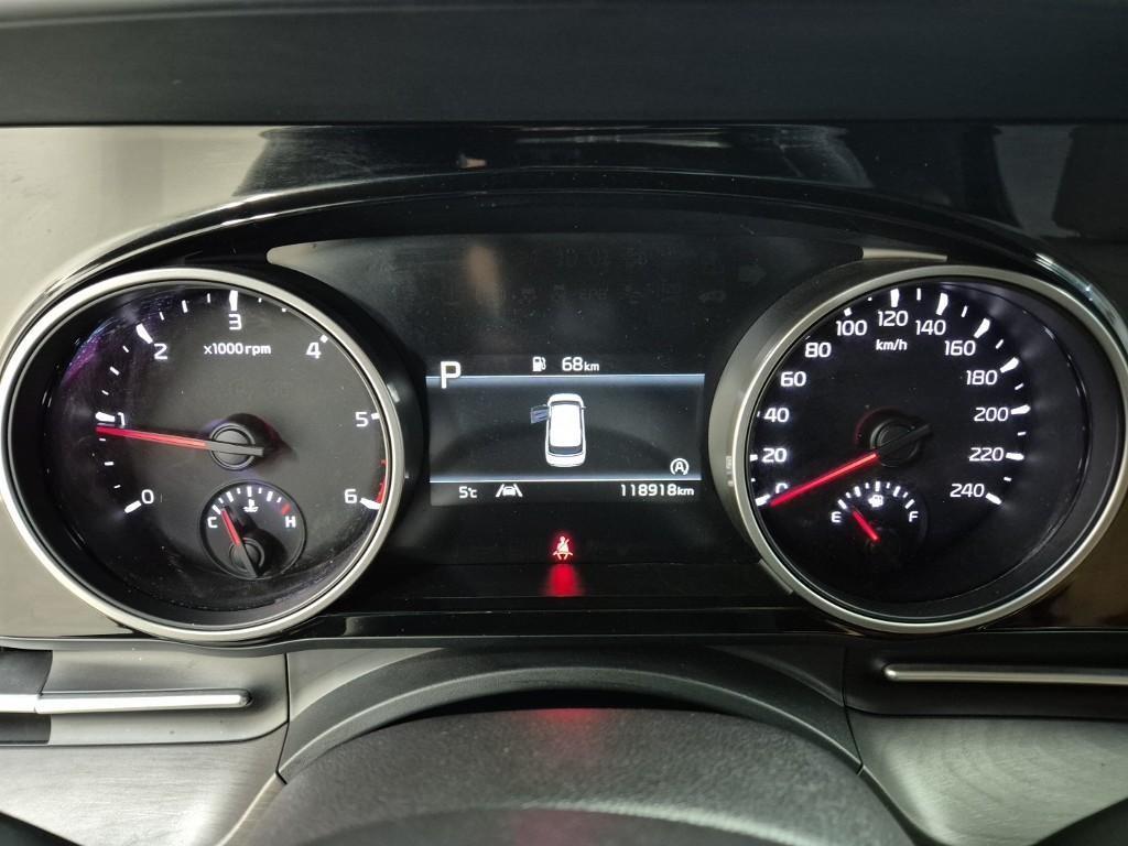 KIA Carnival - Vista 6