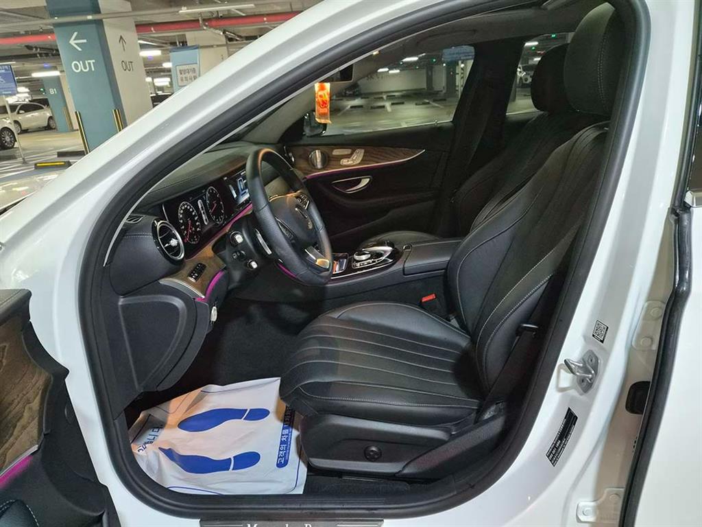 Mercedes Benz E class - Vista 6