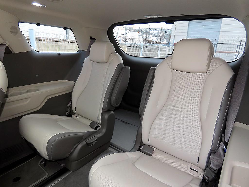 KIA Carnival - Vista 7