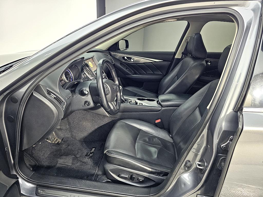 Infiniti Q - Vista 8