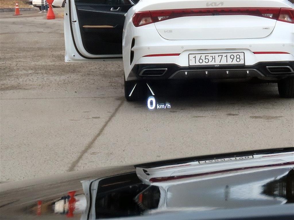 Genesis G90 - Vista 10