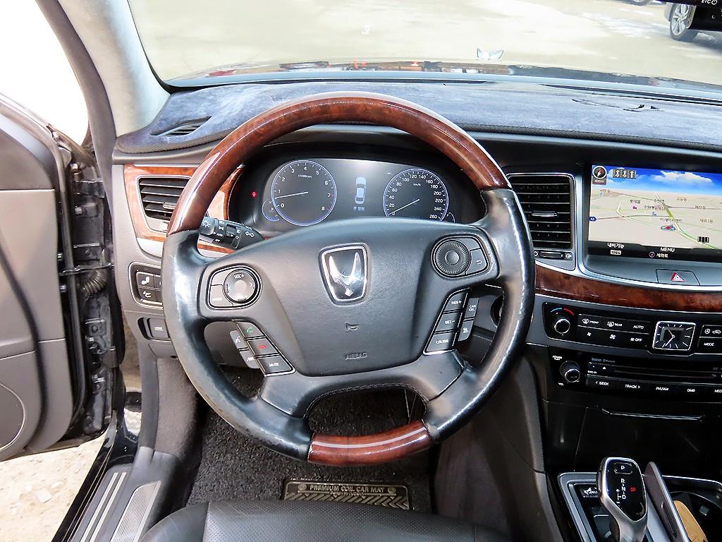 HYUNDAI Equus - Vista 8