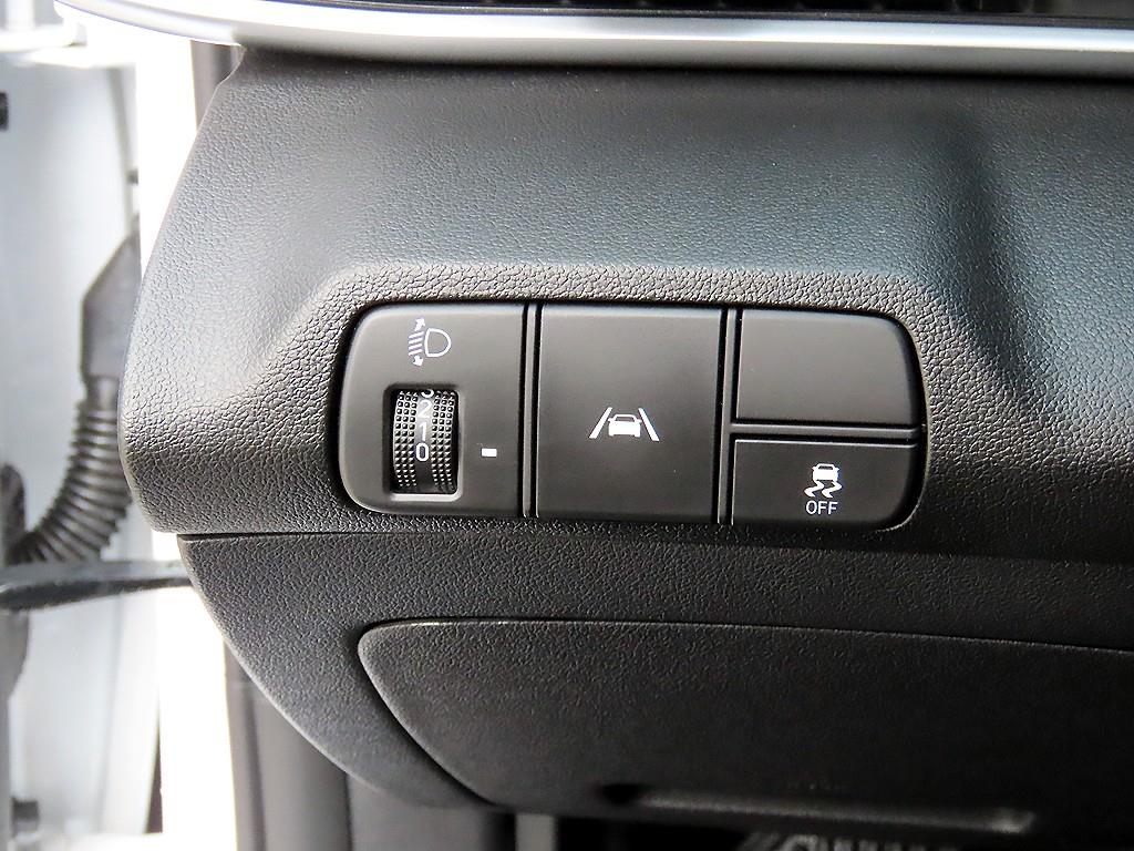 HYUNDAI Avante - Vista 12