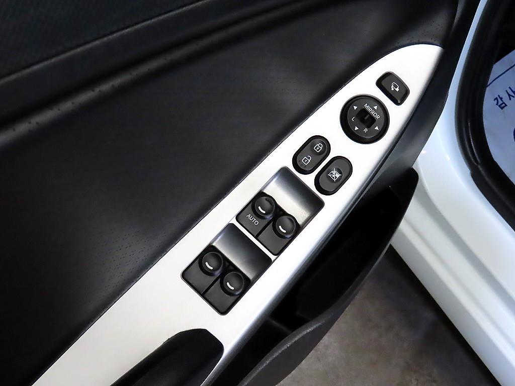 HYUNDAI Accent 2015 Blanco - Importación desde Corea - HF Imports Iquique - Foto 17