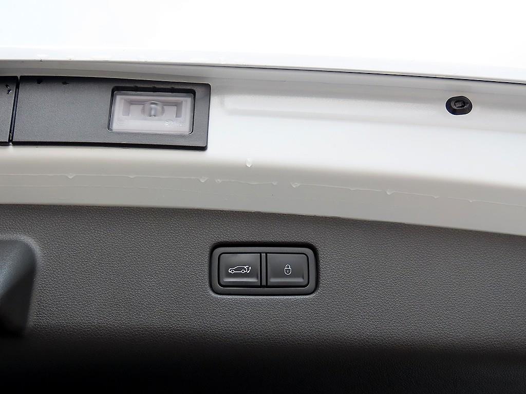 Genesis GV70 2024 Blanco - Importación desde Corea - HF Imports Iquique - Foto 17