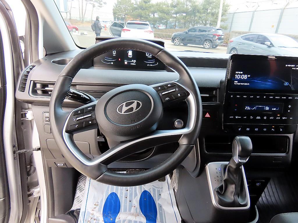 HYUNDAI Staria - Vista 9