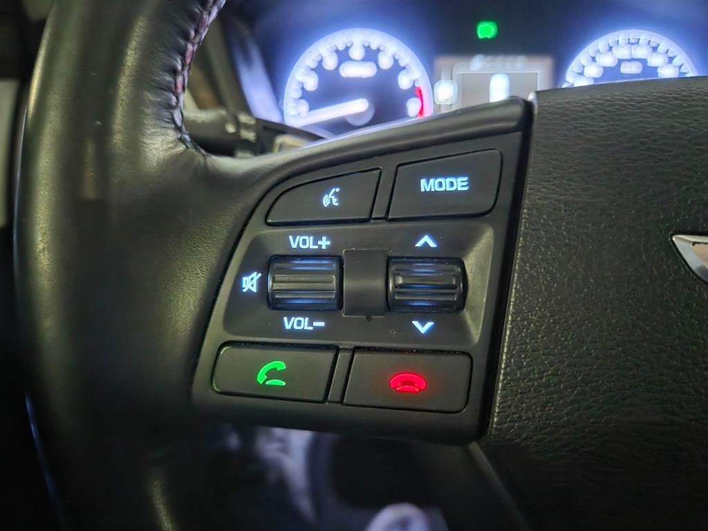 HYUNDAI Genesis - Vista 7