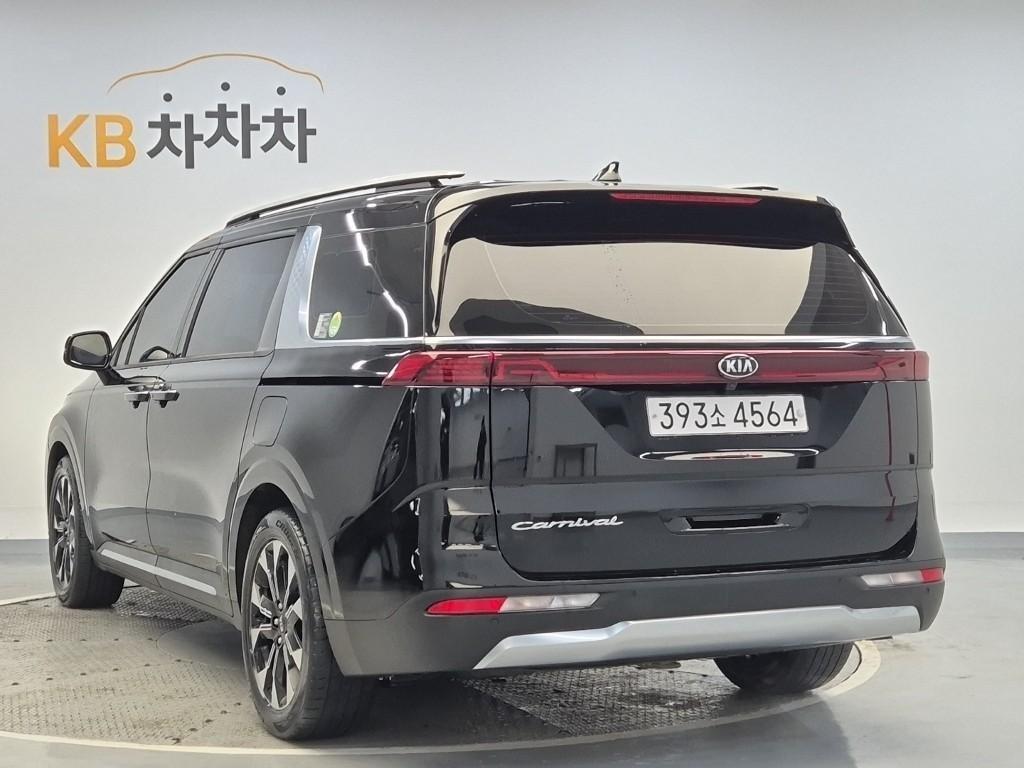 KIA Carnival - Vista 2
