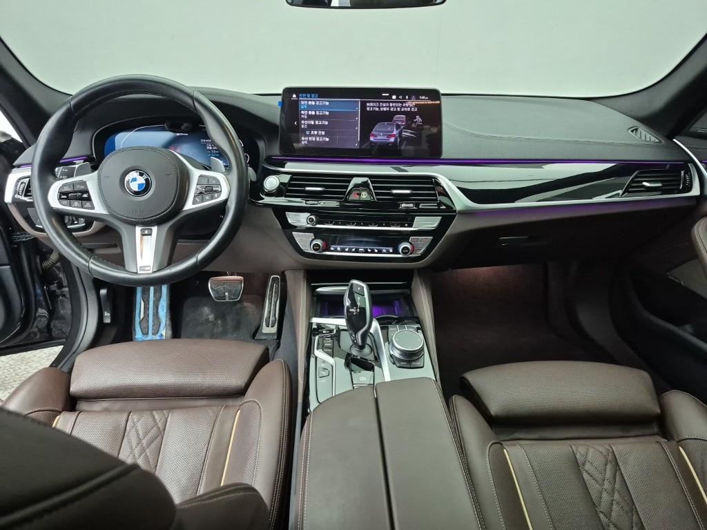 BMW 5 Series - Vista 5