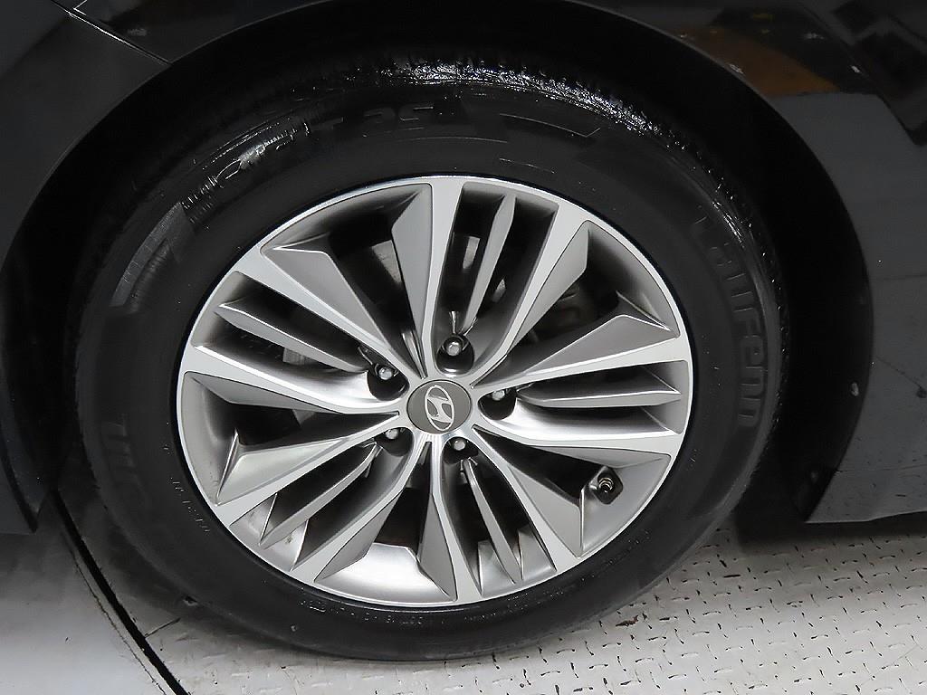 HYUNDAI Grandeur - Vista 9