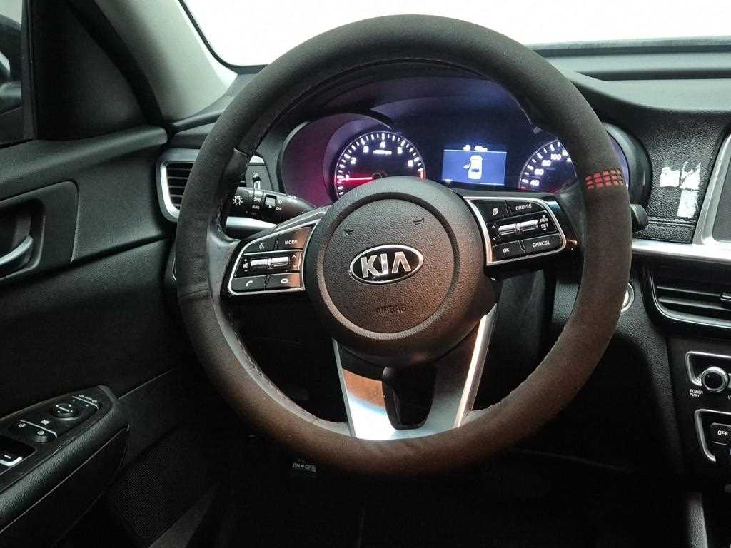 KIA K5 - Vista 9