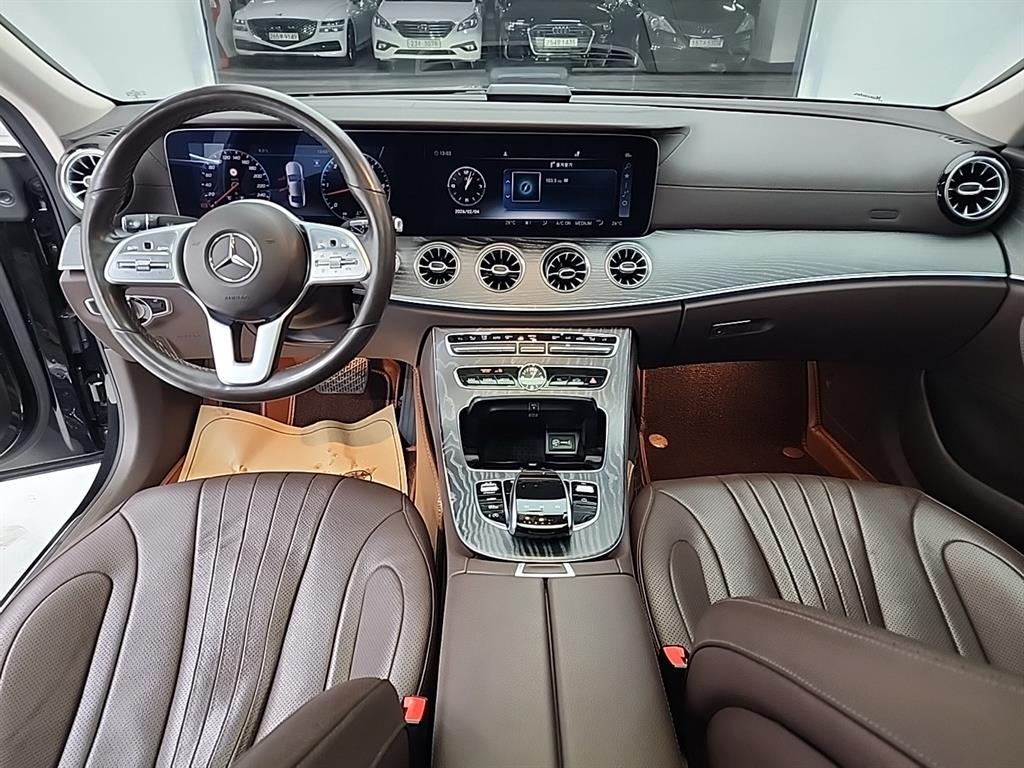 Mercedes Benz CLS Class - Vista 7